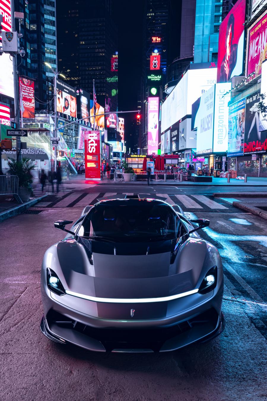  Pininfarina Battista 2020 года  (фото 10 из 12)